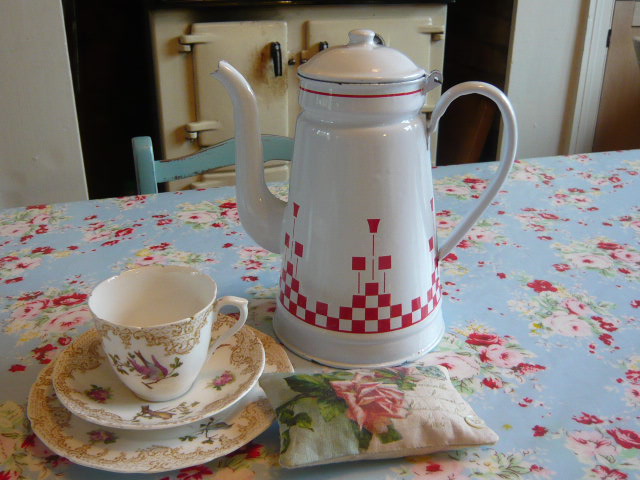 Z/SOLD -A VINTAGE FRENCH SHABBY CHIC  RED & WHITE ENAMEL COFFEE POT