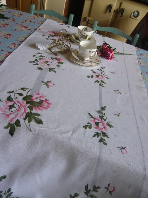 z/sold A STUNNING ROSES TABLECLOTH